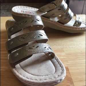Ladies sandals